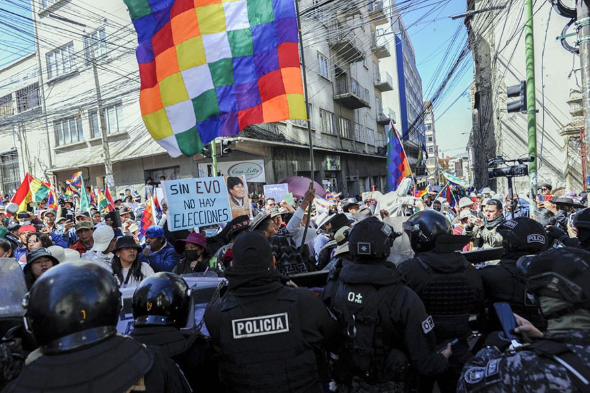 En Bolivia, simpatizantes de Evo Morales mantienen bloqueos en 20 puntos del país