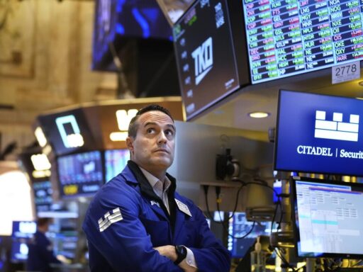 Caen los mercados por la entrada en vigor de los aranceles de Estados Unidos