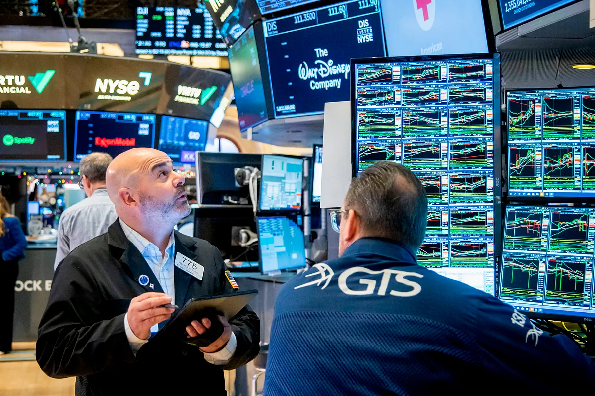 Wall Street regresa a la alza: 2% de crecimiento
