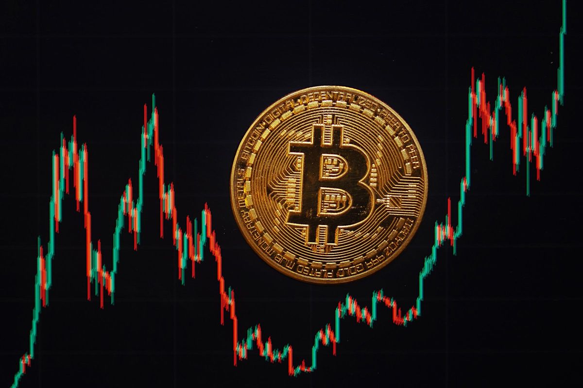 El Bitcoin sube pese a temporada baja