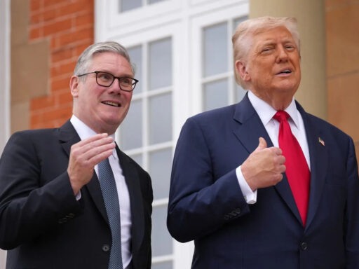 Estados Unidos y Reino Unido firman histórica alianza nuclear