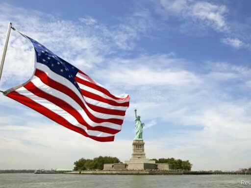 Deuda de Estados Unidos roza mínimos de 12 meses