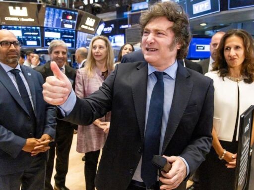 Acciones de Argentina siguen subiendo tras triunfo de Milei