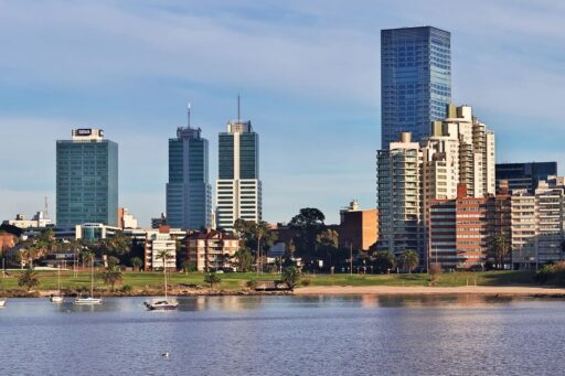 Uruguay baja su déficit físcal en un 4%