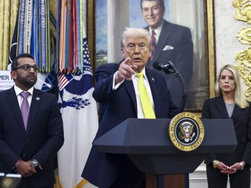 Trump autoriza a la CIA capturar a Nicolás Maduro