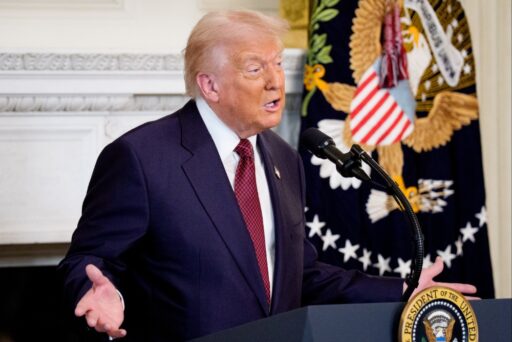 Donald Trump amenaza duramente a la BBC