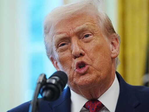 Trump ordena bloqueo naval para Venezuela