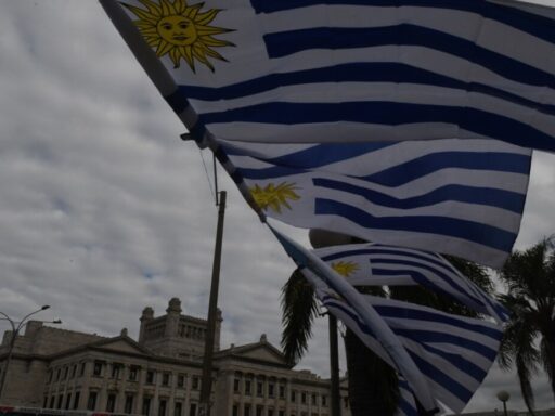 Uruguay lidera el ranking de países latinos con más calidad de vida en 2025