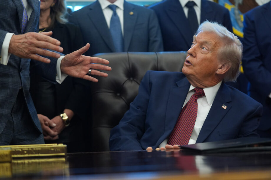 Estados Unidos congela asilos a 19 países