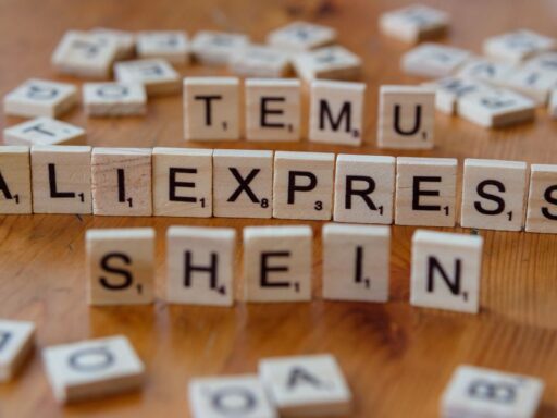 Unión Europea propone cobro de aranceles a empresas como Shein y Temu