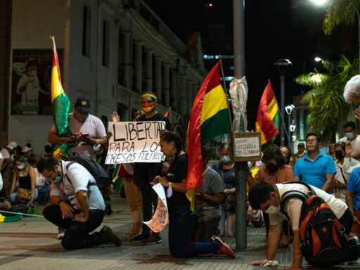 En Bolivia, simpatizantes de Evo Morales mantienen bloqueos en 20 puntos del país
