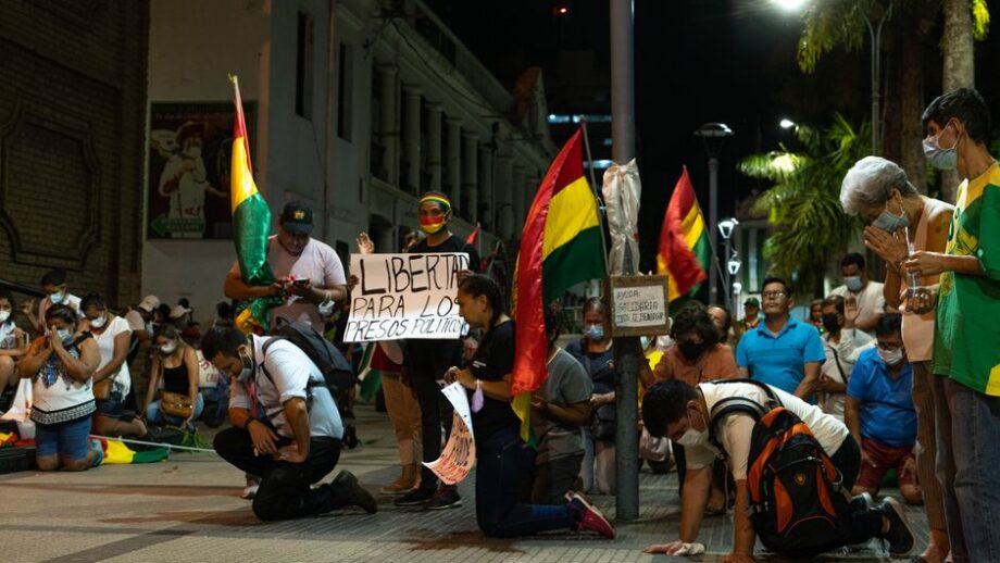 En Bolivia, simpatizantes de Evo Morales mantienen bloqueos en 20 puntos del país