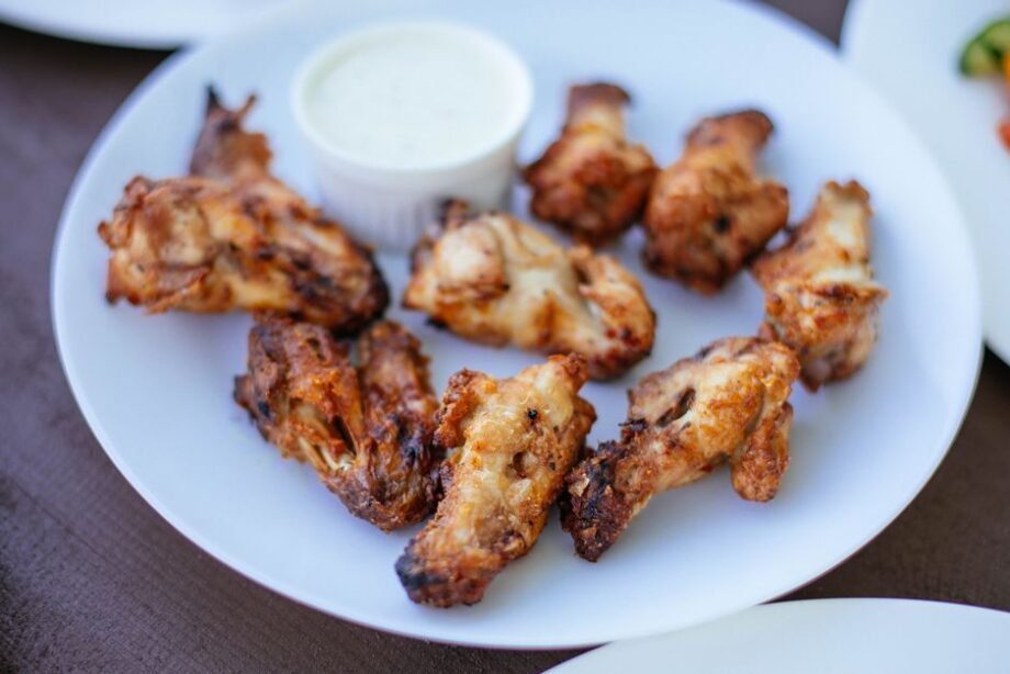 Si eres como Scarlett Johansson esta receta de alitas de pollo es para ti