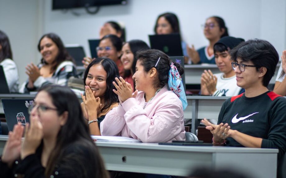 Estados Unidos revoca decenas de visas de estudiantes y exalumnos de universidades de California