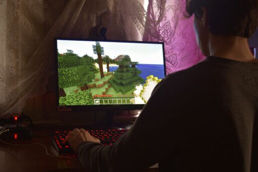 Capitán America se rinde ante ‘Una Película de Minecraft’