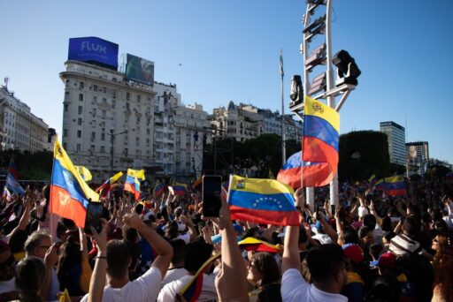 Argentina muestra interés cauteloso a la propuesta hecha por Bukele a Maduro sobre un canje humanitario