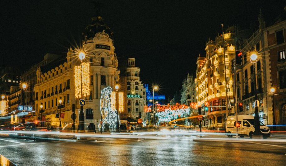 Apagón masivo en España pudo originarse por desconexión de generación 