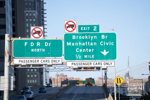 Buque Escuela mexicano choca contra el Puente de Brooklyn deja 2 fallecidos