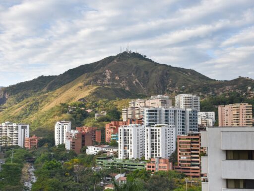 Atentado en Cali deja 6 fallecidos — Oficial
