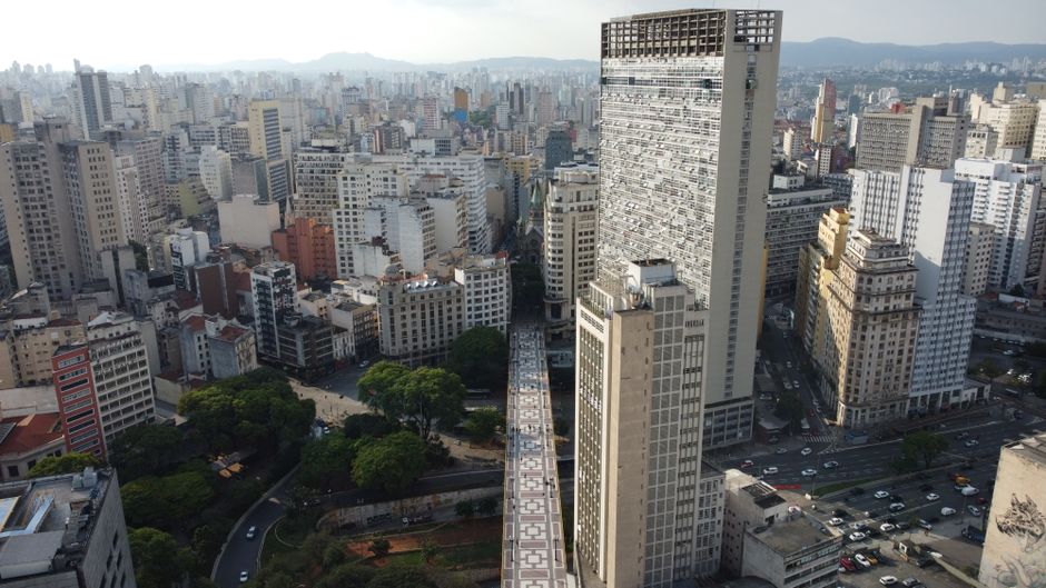 Ricardo martinelli expresidente de Panamá salió este 10 de mayo con destino a Colombia Gracias aún salvoconducto otorgado por el gobierno panameño.
