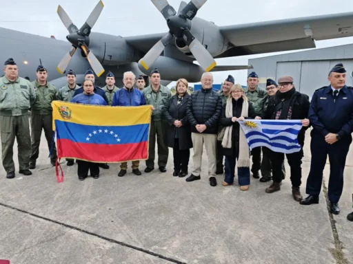 Llegó primer vuelo de Uruguay con ayuda humanitaria a Venezuela