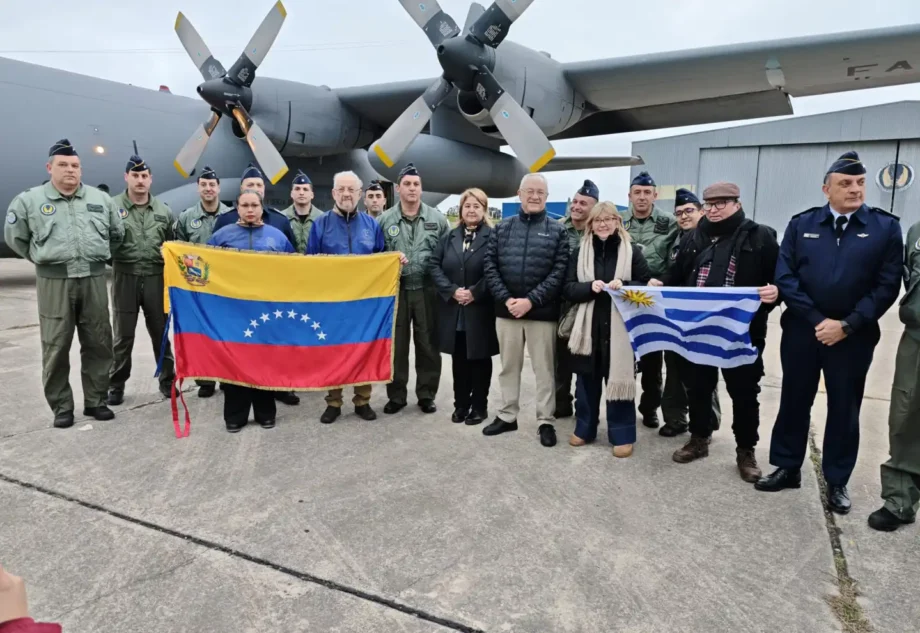 Llegó primer vuelo de Uruguay con ayuda humanitaria a Venezuela