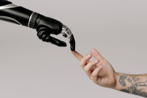 Demandan a OpenAI por suicidio de adolescente