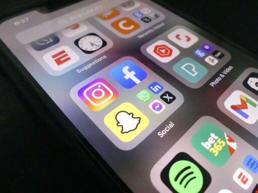 Spotify toma medidas para regular contenido creado con IA