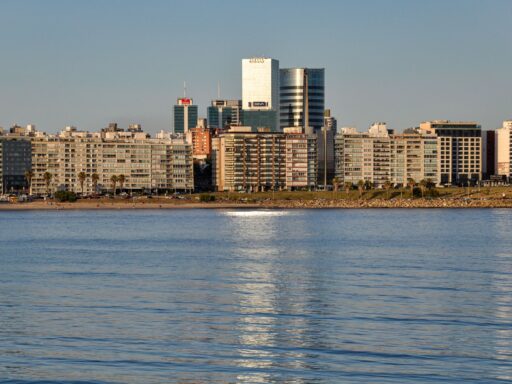 Uruguay baja su déficit físcal en un 4%