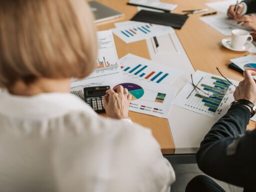 El Bitcoin se desploma por debajo de los 100 mil USD