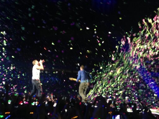 CEO de Astronomer renuncia tras ser pillado siendo infiel en concierto de Coldplay — Historico 2026