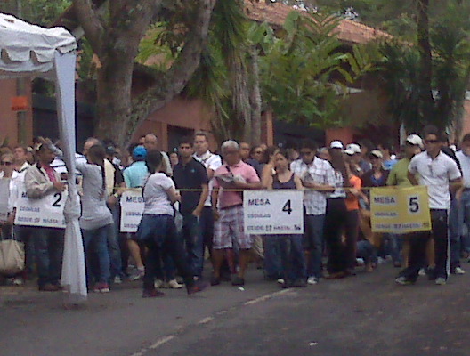 Pasaporte venezolano y registro electoral en consulados para la diáspora