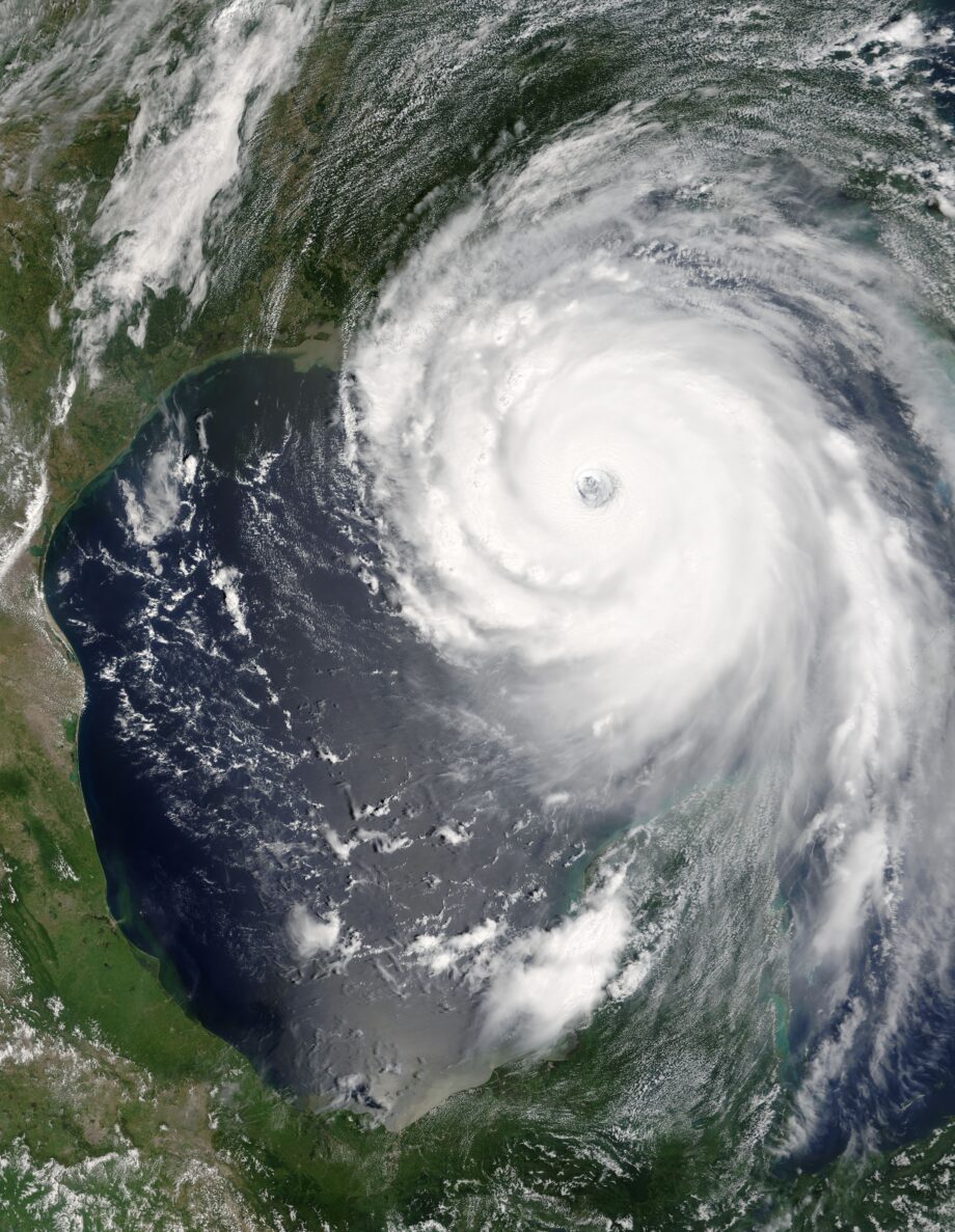 Huracán Erick llega a México y se convierte en tormenta tropical — Esencial 2026