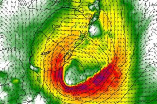 Uruguay emite alerta roja por grave ciclón
