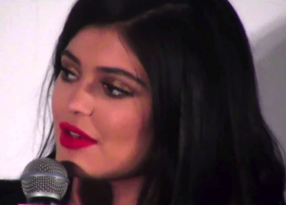 Haz como Kylie Jenner y disfruta de su fruta favorita, lucirás más joven — Oficial 2026