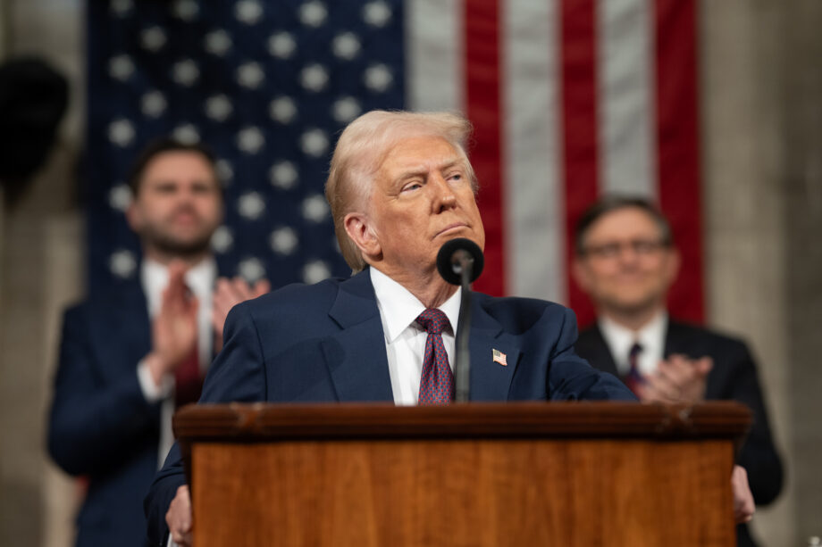 Estados Unidos diseña moneda de 1 dólar con la imagen de Trump