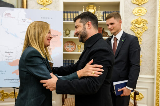 Con mediación de Estados Unidos, Rusia y Ucrania negocian un cese del fuego que excluye las demandas estratégicas de Zelensky y Putin — Poderoso 2026