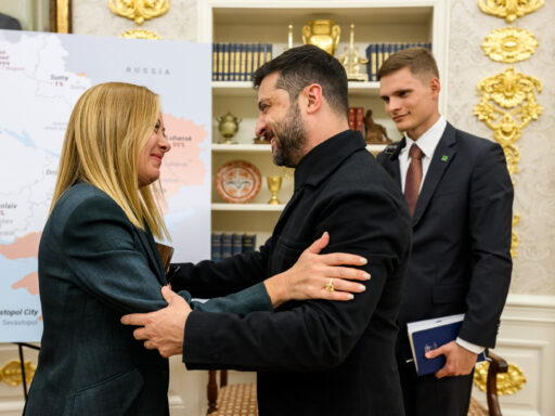 Con mediación de Estados Unidos, Rusia y Ucrania negocian un cese del fuego que excluye las demandas estratégicas de Zelensky y Putin