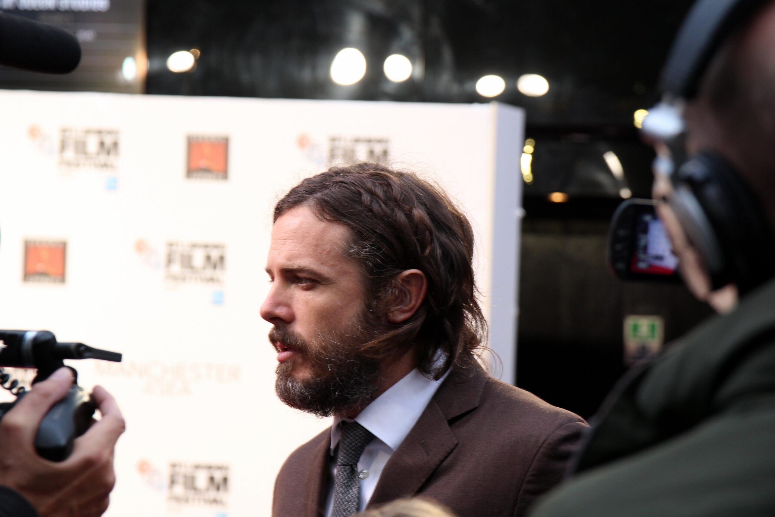 Casey Affleck: 6 momentos que definieron una carrera de excelencia — El salto de la pantalla chica a la gran pantalla