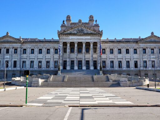 Intendencia de Montevideo abrirá llamado para nuevos estacionamientos privados en octubre