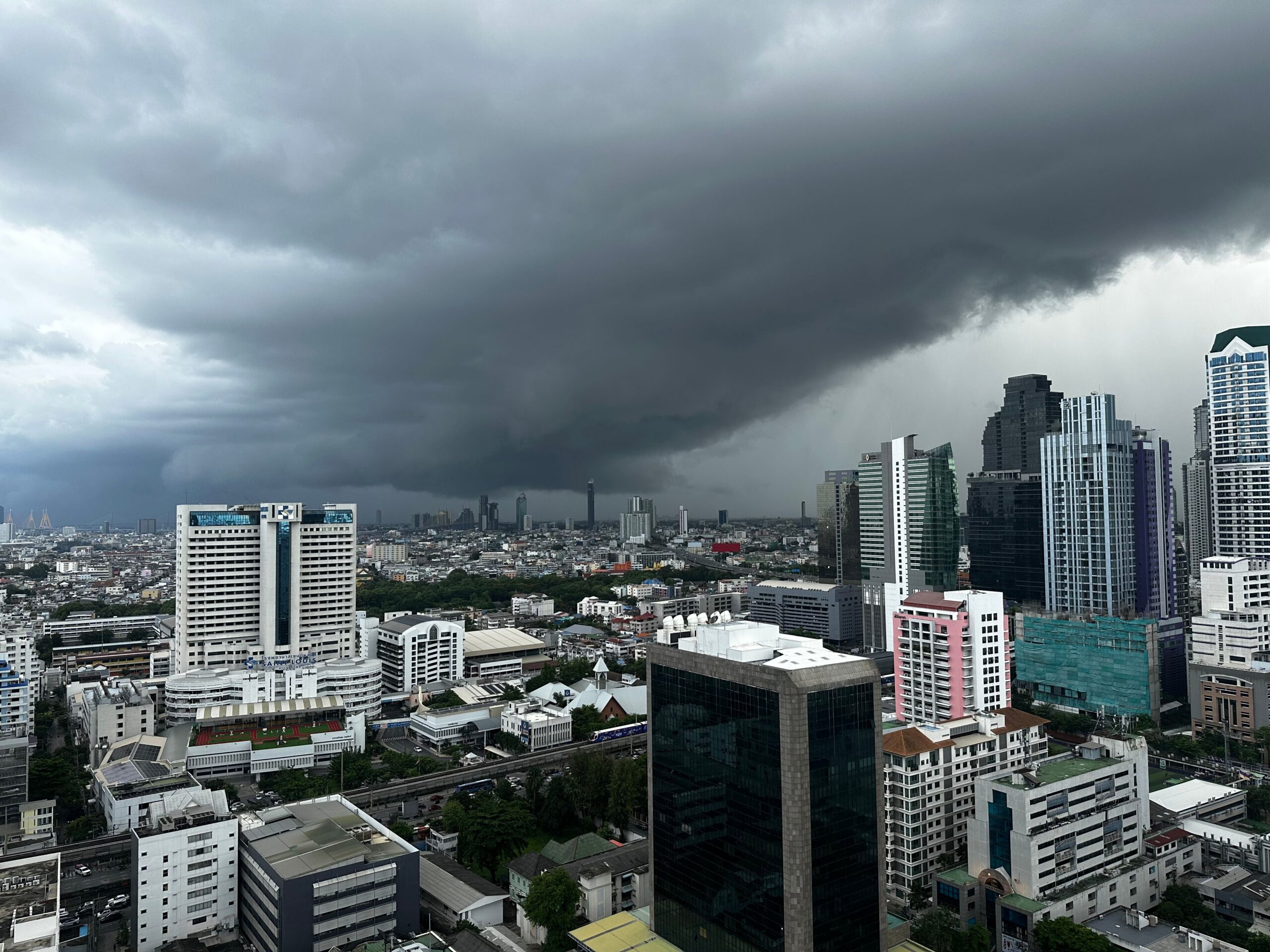 meteorólogos anuncian suba de - Tormentas y lluvias: el precio de la caída del calor