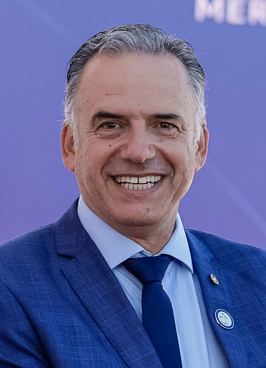 orsi recibe a abella - El ritmo de la obra: avances técnicos que marcan récord — Foto: Imagen oficial vía Wikipedia — Yamandú Orsi