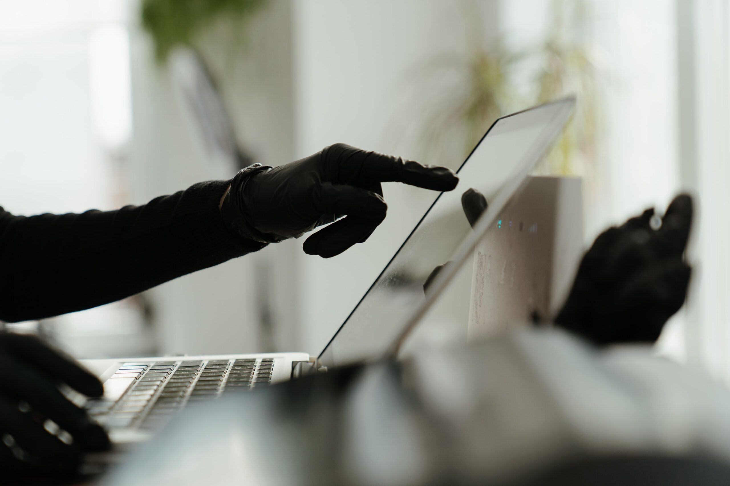 abogados penalistas denuncian - La participación de 'asesores financieros' en la estafa