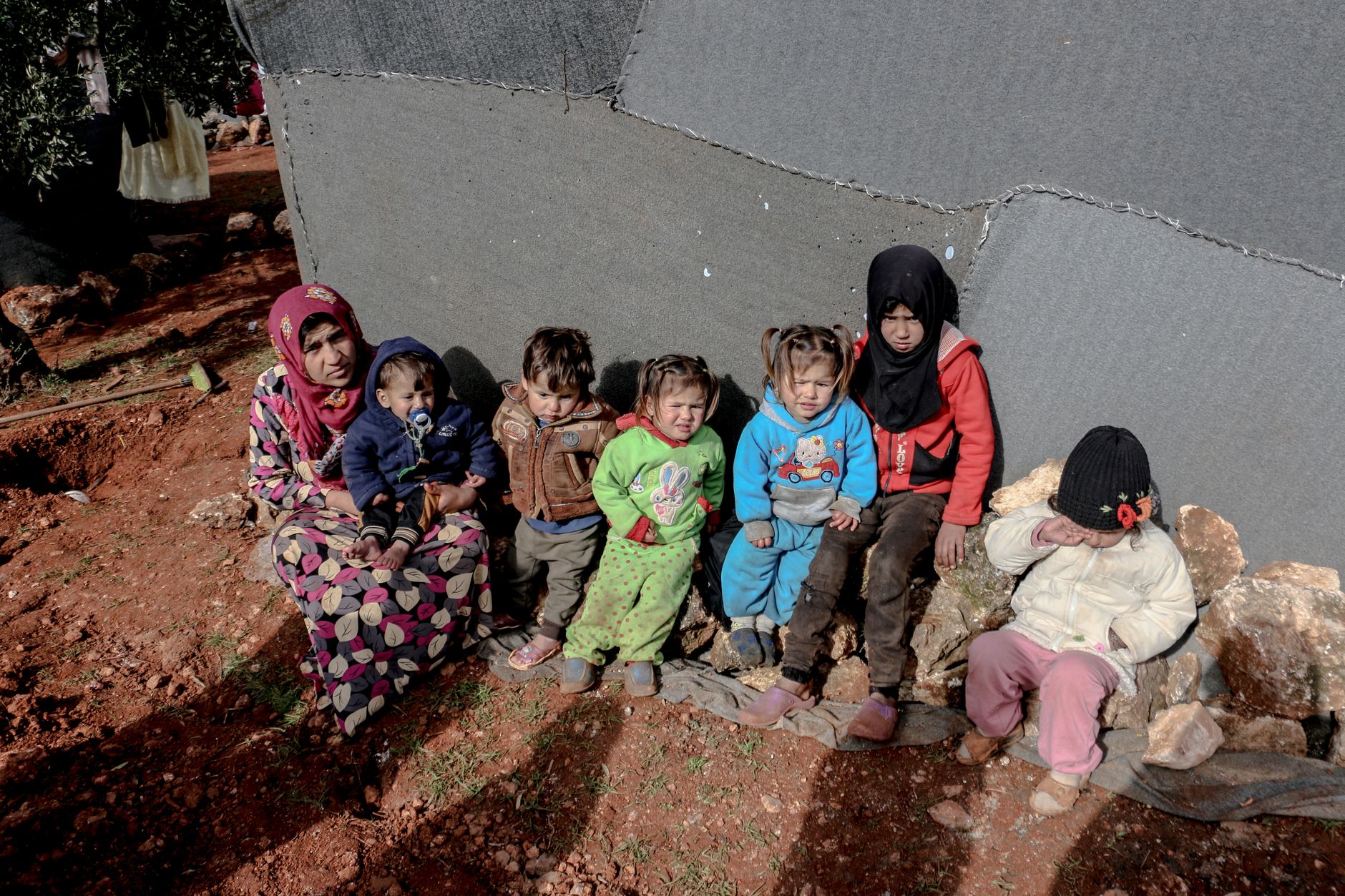 desplazados palestinos en gaza - Impacto Humanitario en los Centros de Refugio