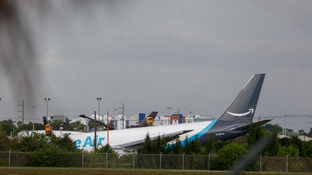Avión de carga de Amazon se estrella en el Aeropuerto Internacional de Miami