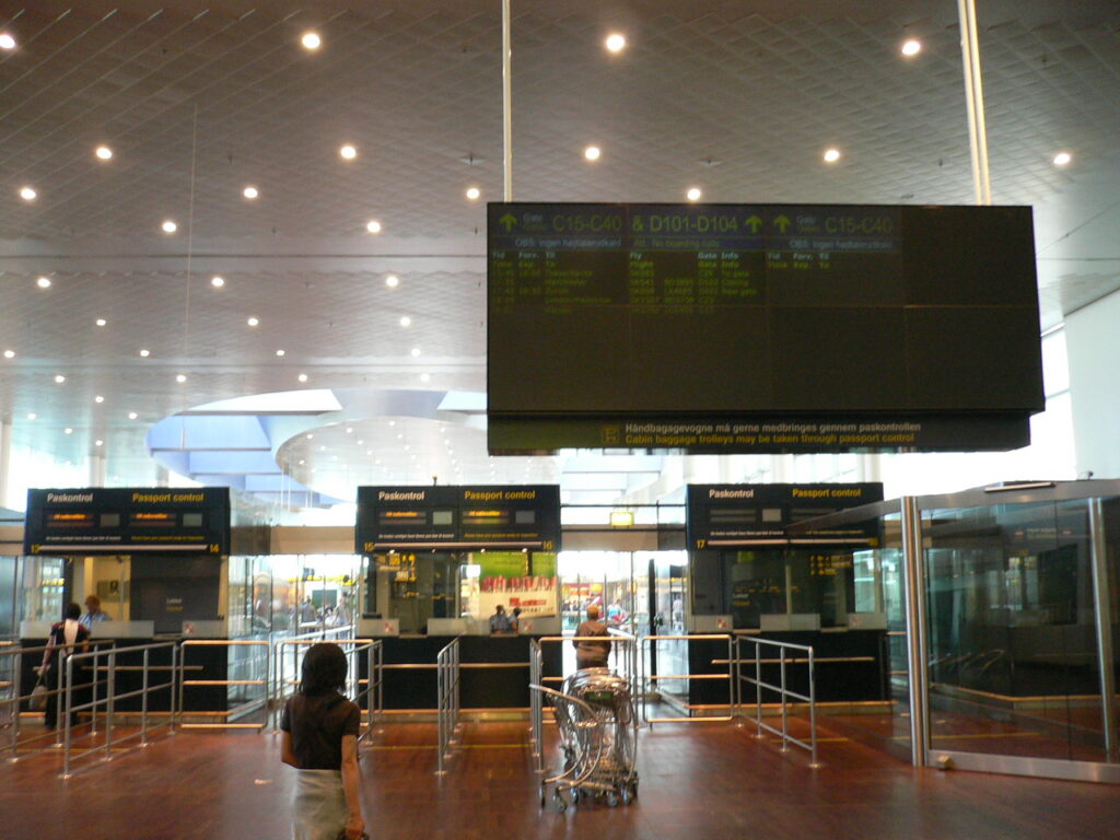 Controles fronterizos en un aeropuerto europeo