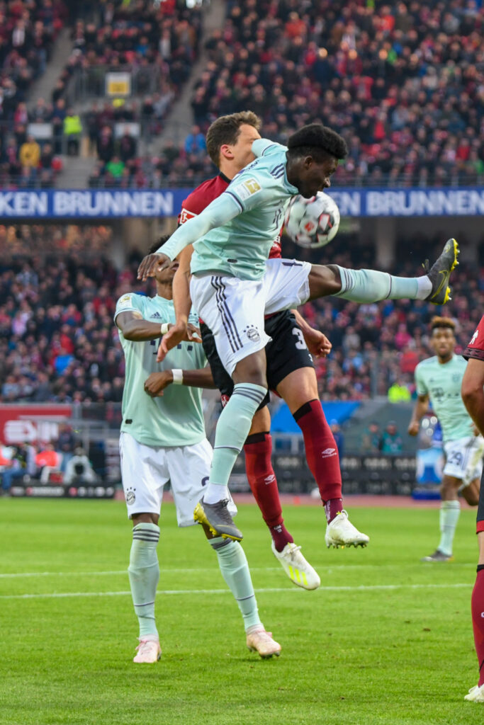 Alphonso Davies: del barrio de Brampton al corazón del Bayern - Portada Oficial