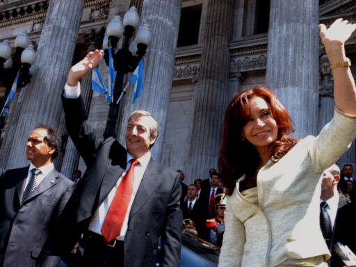 Arresto domiciliario de Cristina Fernández: la sentencia que reabre el debate judicial argentino