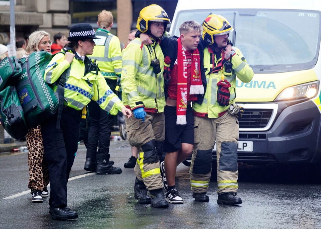 Arrollamiento masivo en celebración del Liverpool deja cuatro heridos graves