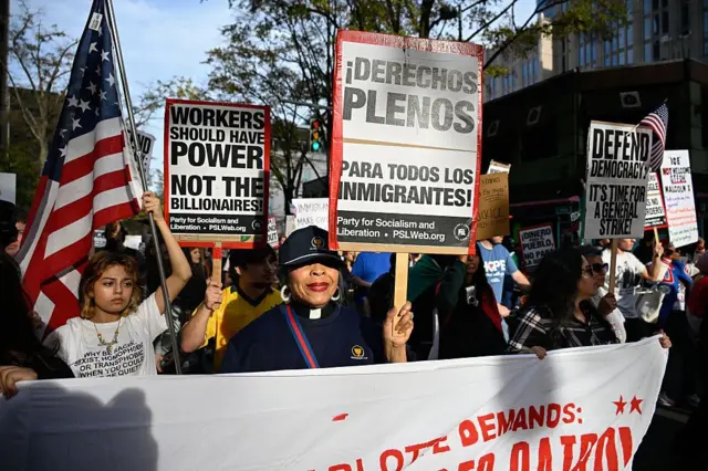 Artistas anglos y latinos muestran rechazo a las acciones contra los inmigrantes